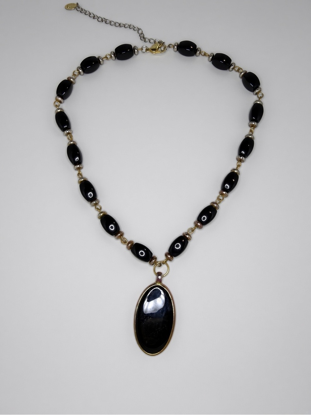 Vintage Crazy Horse Liz Claiborne CH Reversible Black Oval Pendant Necklace 16”
